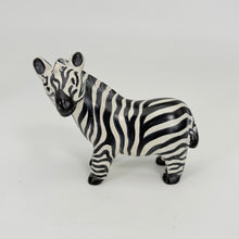將圖片載入圖庫檢視器 Soapstone Zebra, 5" Looking Aside
