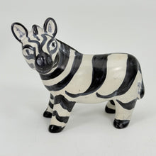 將圖片載入圖庫檢視器 Soapstone Zebra, 5" Looking Aside
