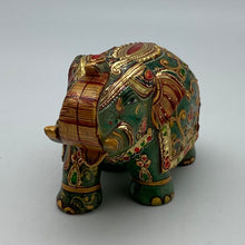 將圖片載入圖庫檢視器 Hand Carved Jade Elephant 4.75”
