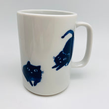 将图片加载到图库查看器，Japanese Porcelain Cat Mug
