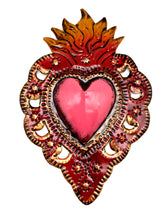 Charger l&#39;image dans la galerie, Wall Hanging Tin Hearts
