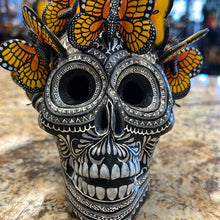 将图片加载到图库查看器，Black and Silver Monarch Skull, Mexico
