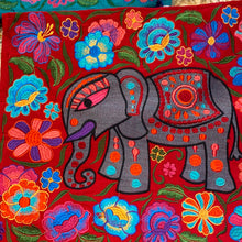 Charger l&#39;image dans la galerie, Guatemalan Tote - Elephant
