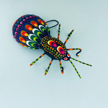 Charger l&#39;image dans la galerie, Bugs by Conception Aguilar - 2
