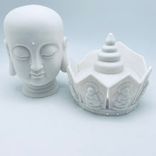 Cargar imagen en el visor de la galería, White Porcelain Buddha With crown
