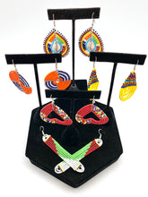 Cargar imagen en el visor de la galería, Maasai Beaded Earrings
