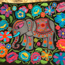 Charger l&#39;image dans la galerie, Guatemalan Tote - Elephant
