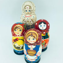 Charger l&#39;image dans la galerie, Russian 5 piece Nesting Doll Set, Large
