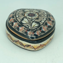 Load image into Gallery viewer, Tonala Burnished Pottery Boxes
