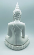 將圖片載入圖庫檢視器 White Porcelain Sukothai Style Seated Buddha
