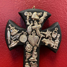 將圖片載入圖庫檢視器 Hand Carved Milagro Cross
